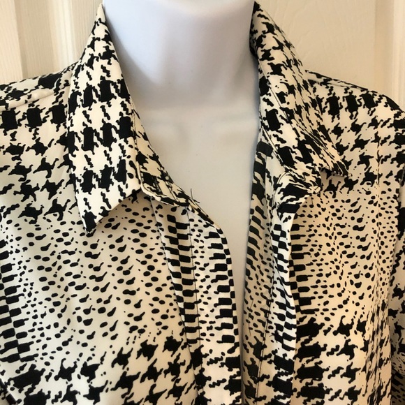 Elegant button down blouse. Worn once. - Picture 3 of 5